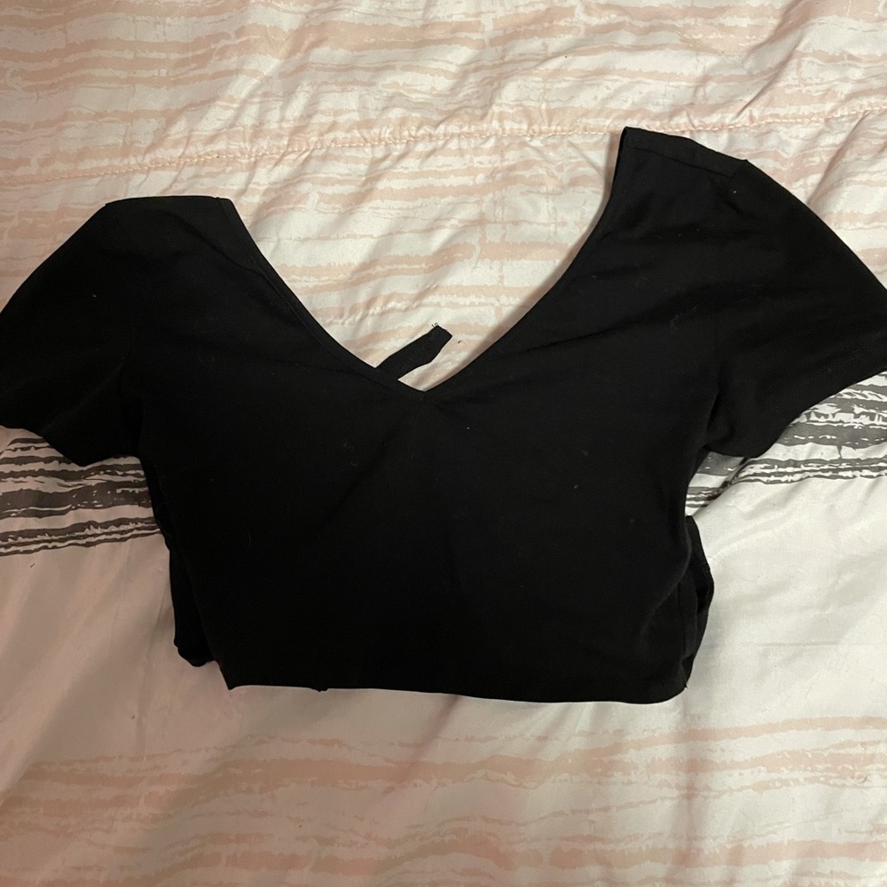 🖤 Black crop top 🖤 - Picture 2 of 4